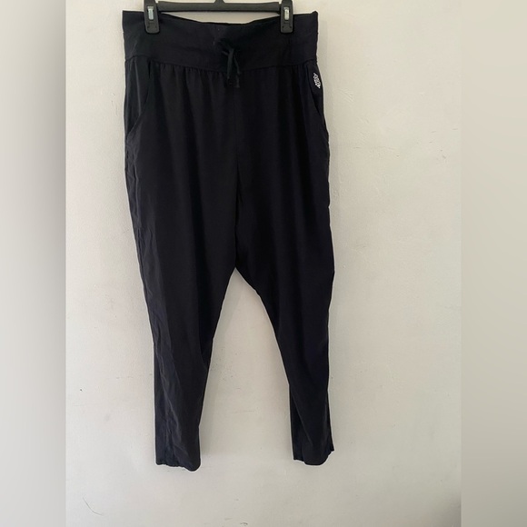 Free people Movement Black structured Jogger  silky Pants size L - Picture 3 of 8